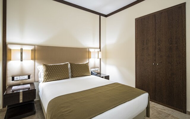Quarto do Polly Hotel Saurimo com iluminação, Saurimo, Angola